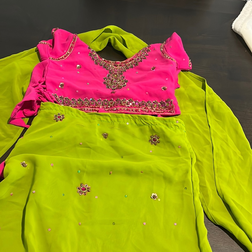 three piece girl indian close sets